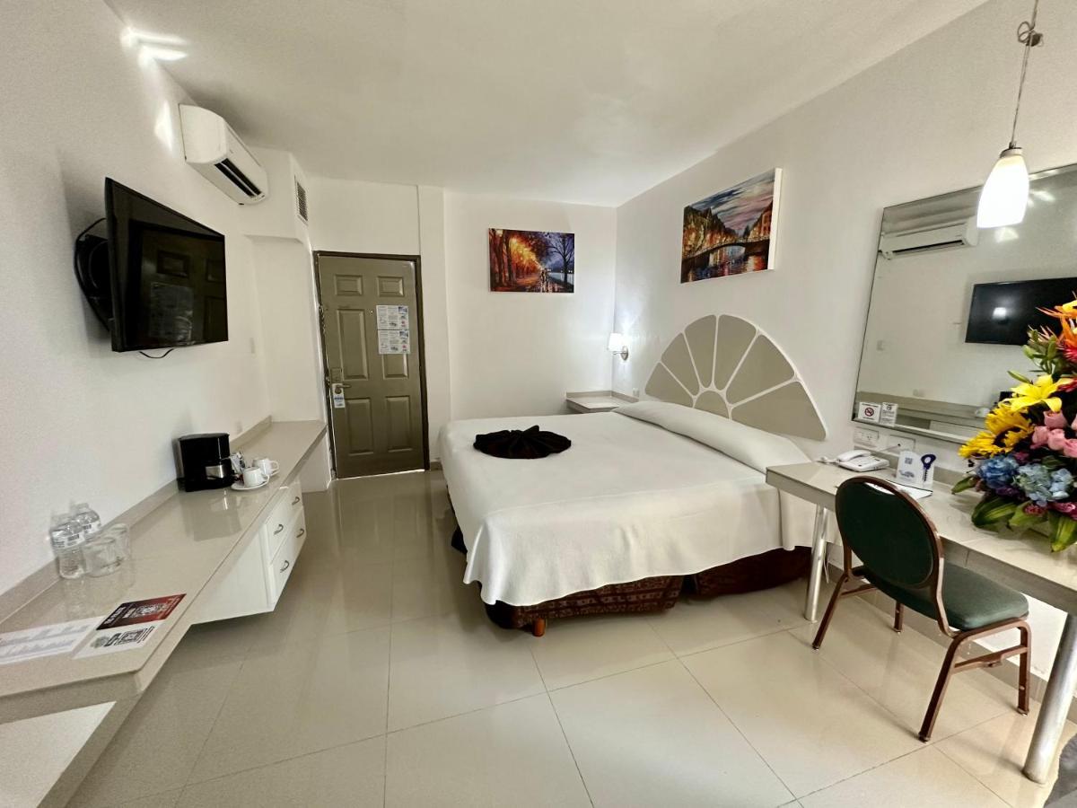 Hotel Plaza Caribe Cancun Exterior photo