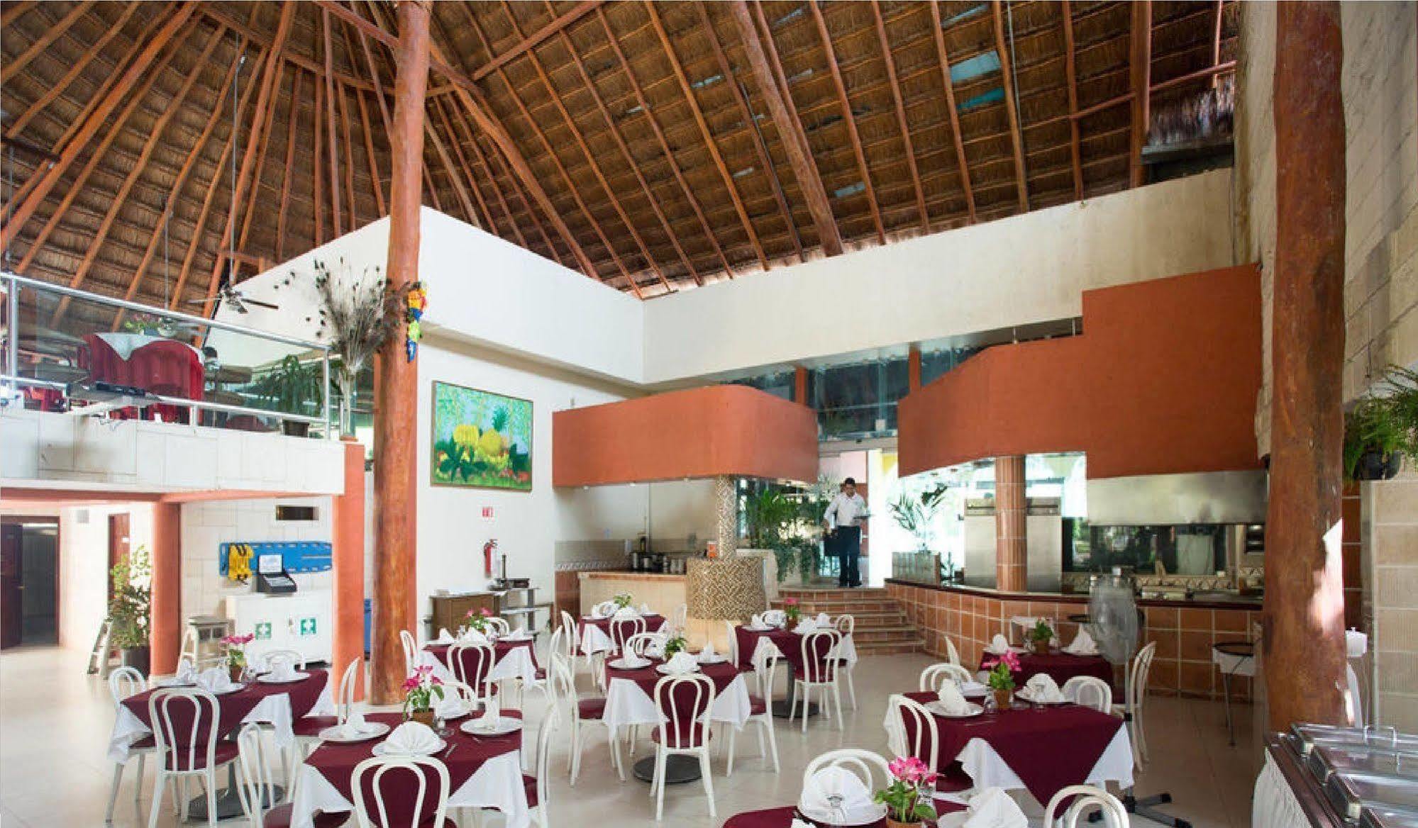 Hotel Plaza Caribe Cancun Exterior photo